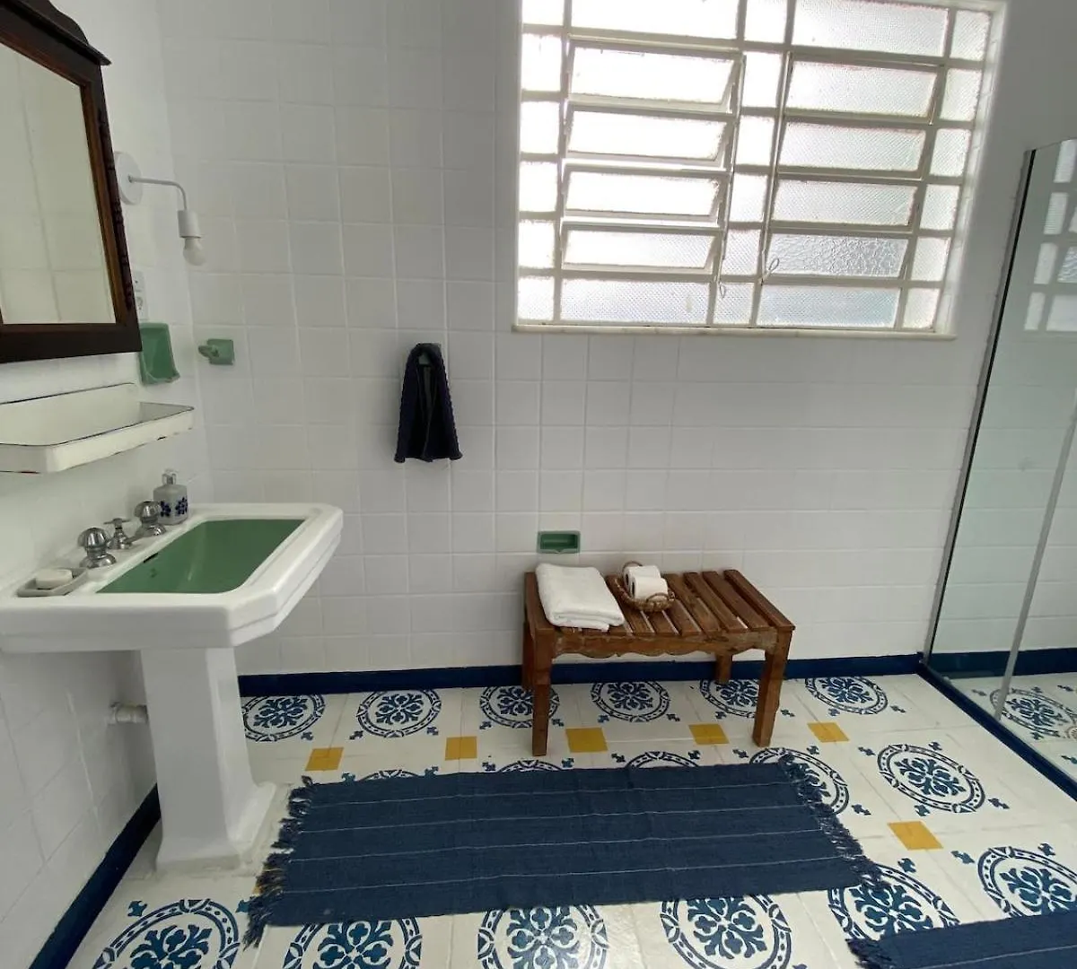 Casa Vintage Cm Garagem/ 2 Quartos + 1 Suite Fortaleza  Fortaleza (Ceara)